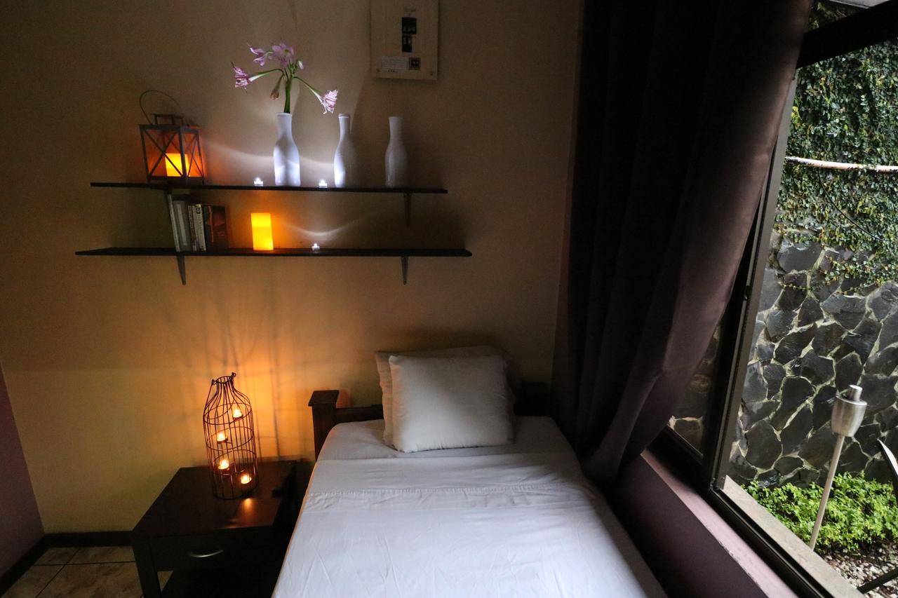Hotel Casa Aura Картаго Экстерьер фото